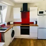 Self Contained One Bedroom Flat In The Heart Of Brighton, Close To The Beach