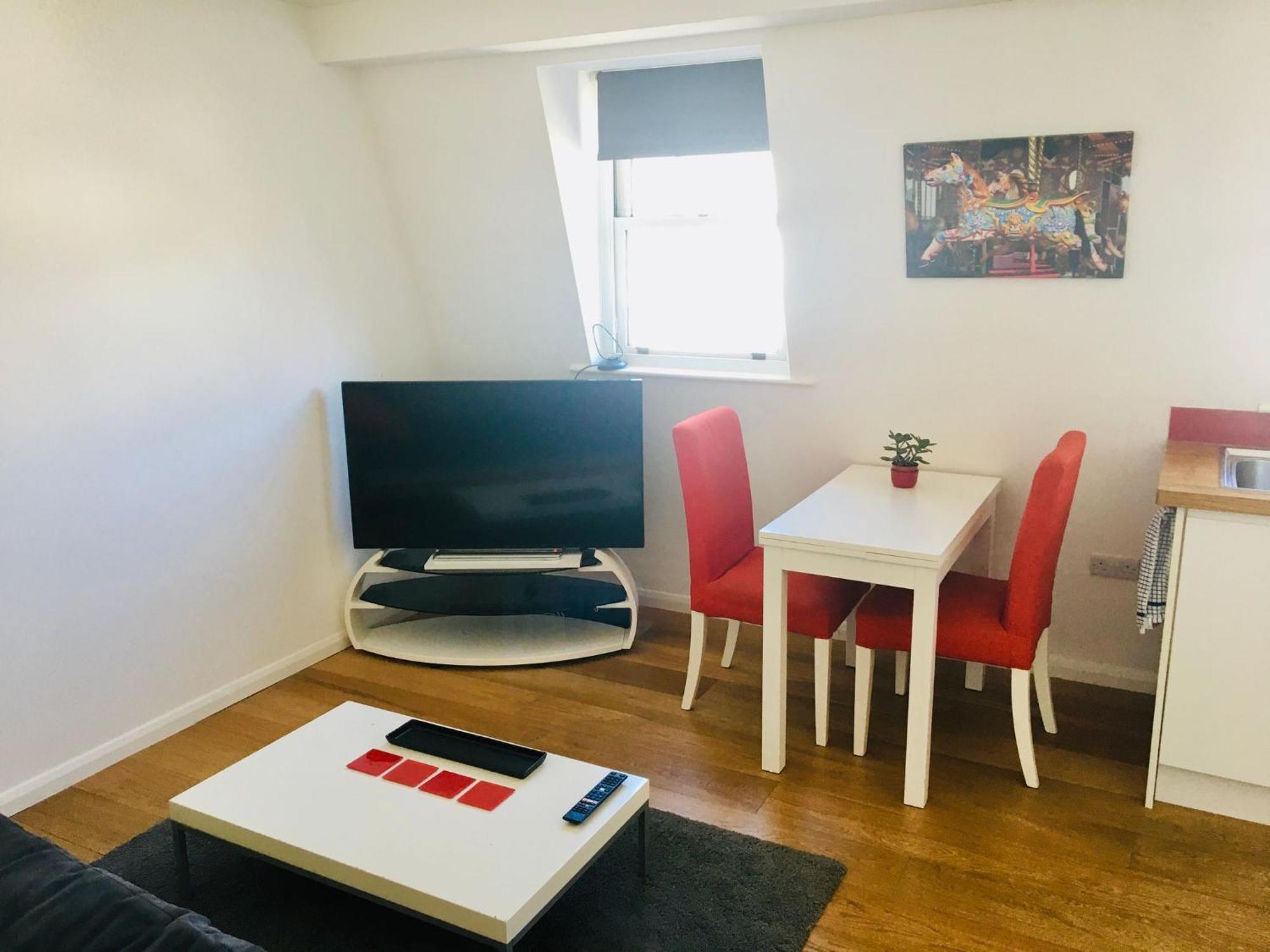 Self Contained One Bedroom Flat In The Heart Of Brighton, Close To The Apartment Brighton